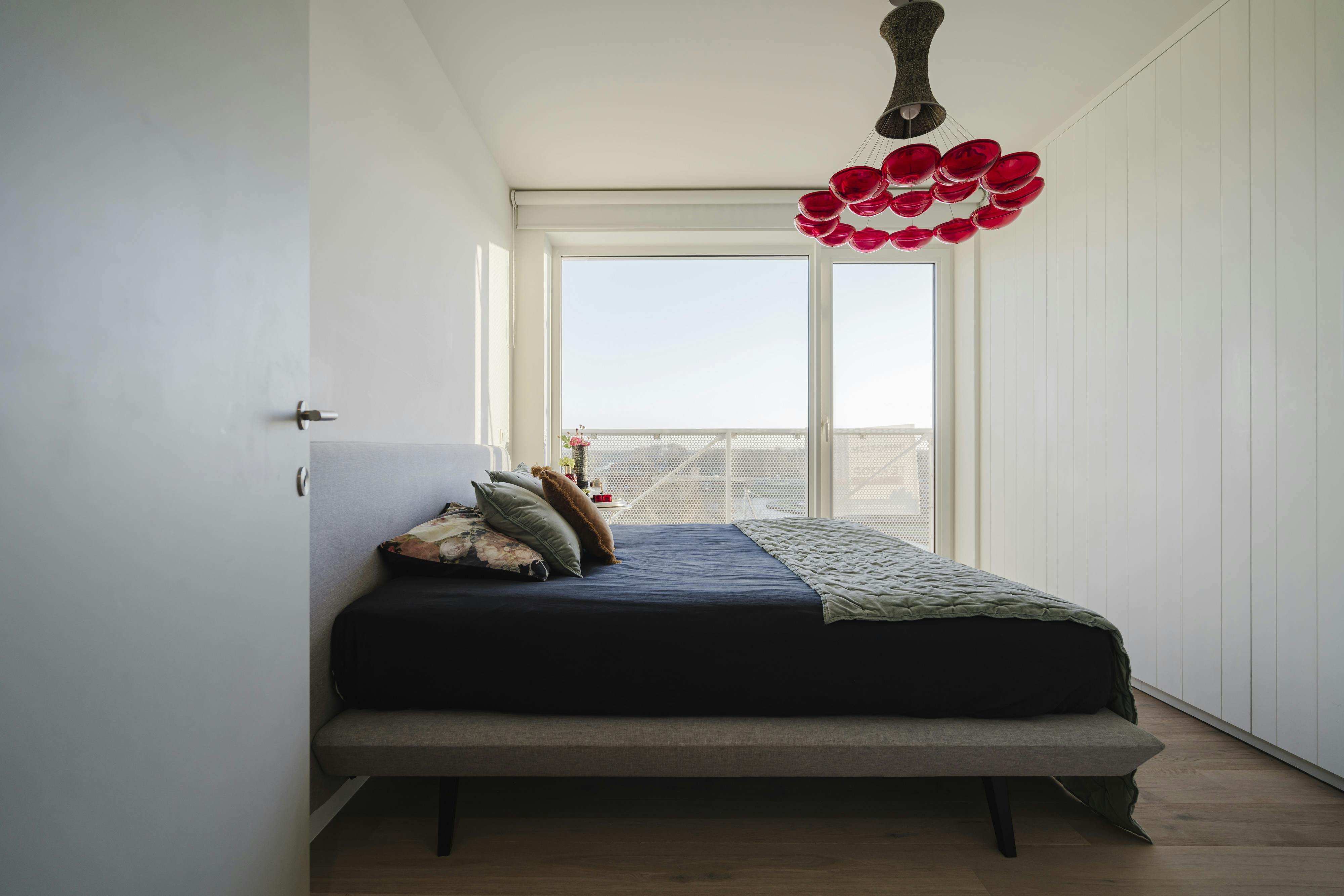 Adembenemend appartement met Leiezicht in hartje Kortrijk foto 7