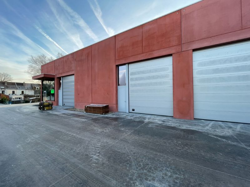 Nieuwbouw magazijnruimte te huur op toplocatie, vlakbij het "EI Kortrijk". foto {{pictureIndex}}