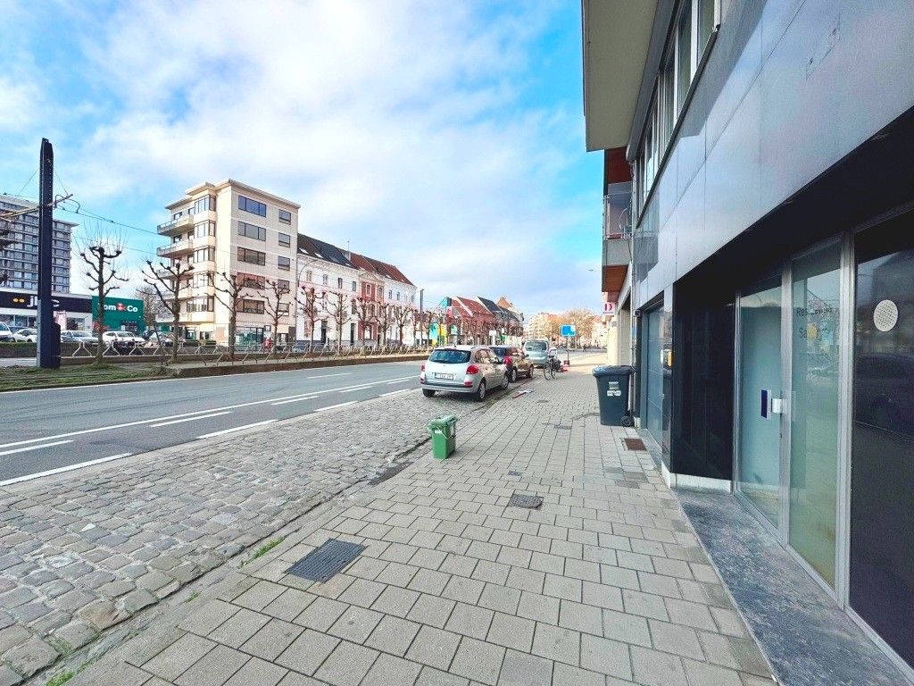 Licht en ruim twee slaapkamer appartement met gunstig energielabel foto 9