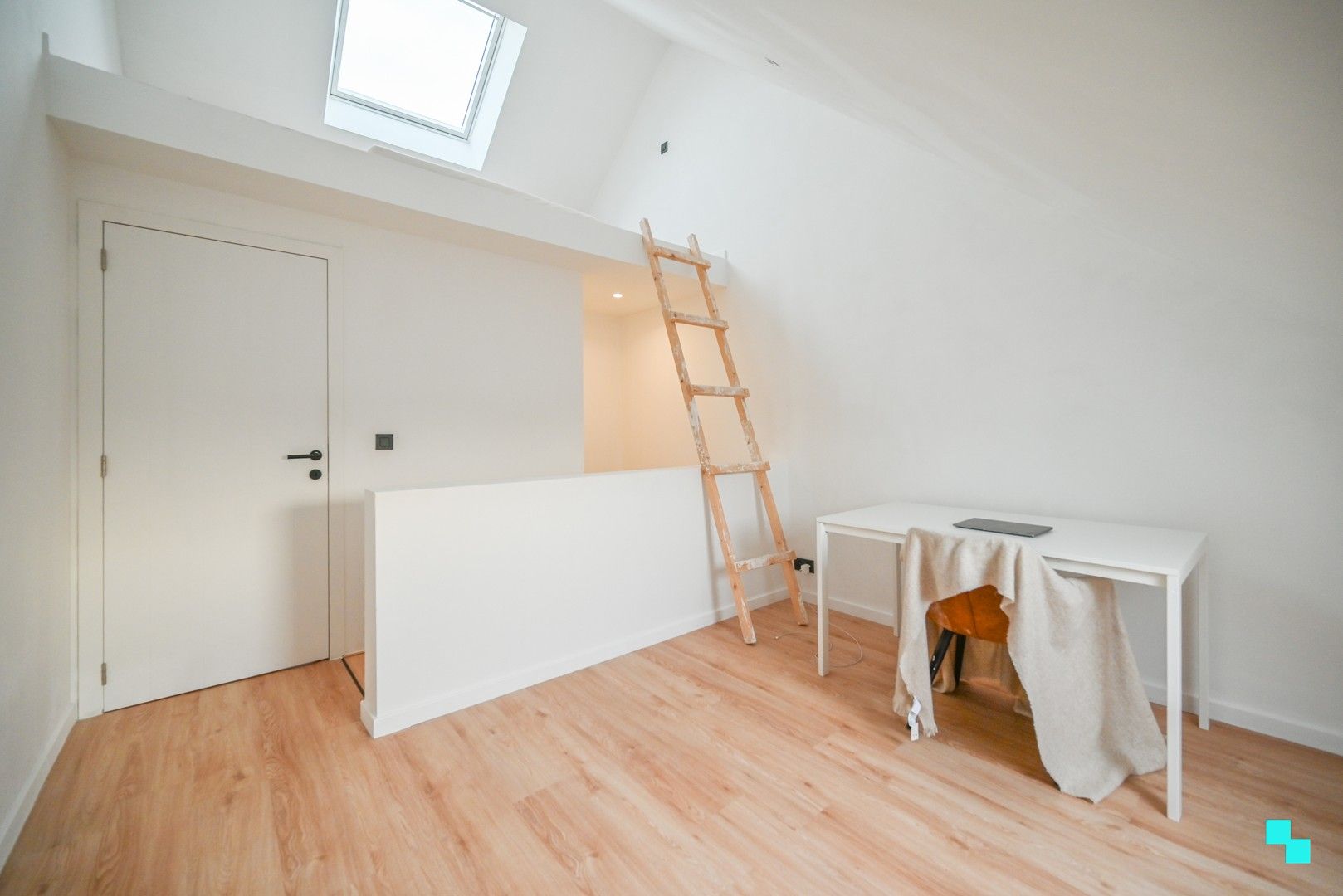 Volledig gerenoveerde stadswoning in Kortrijk! foto 9