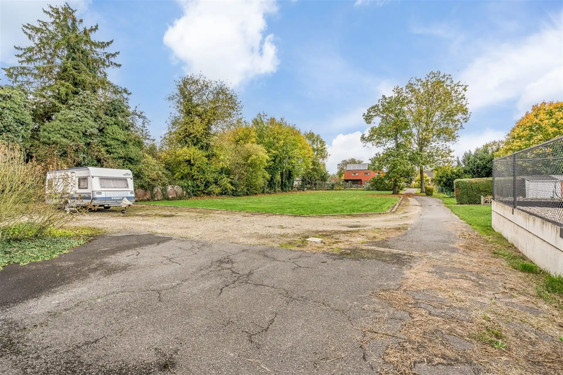 Woning met handelsgedeelte en opslagplaats. foto 9