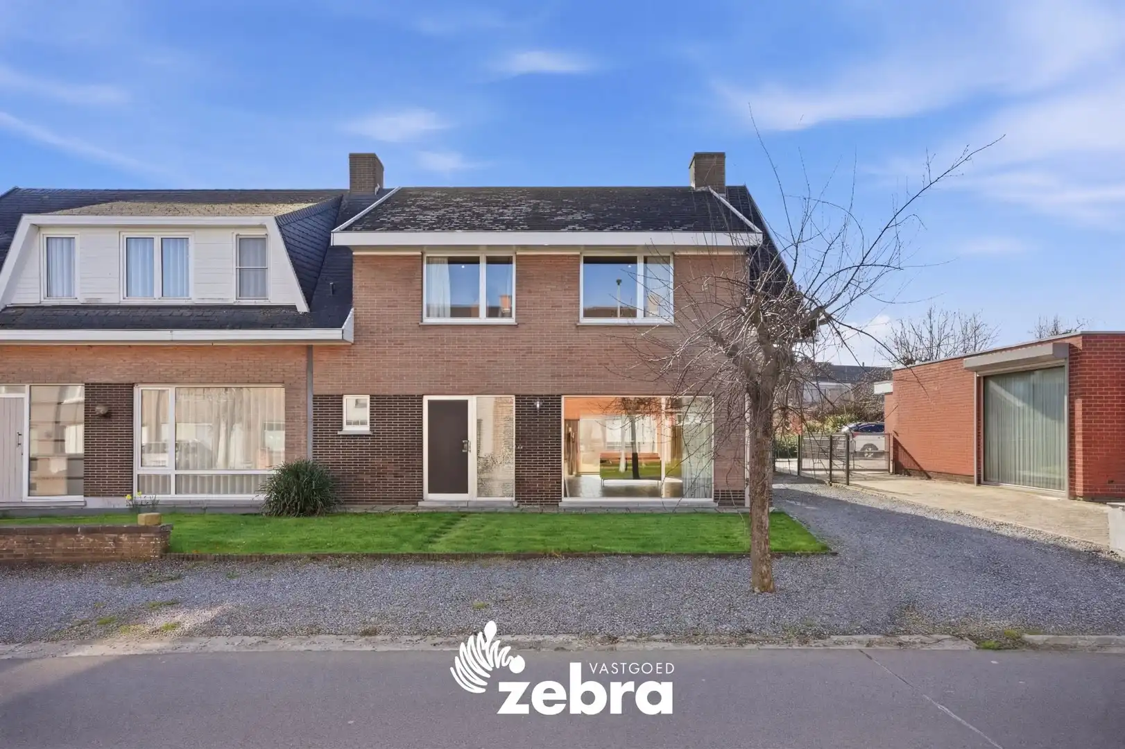 Halfopen bebouwing met 4 slaapkamers op een toplocatie in Tielt! foto 2