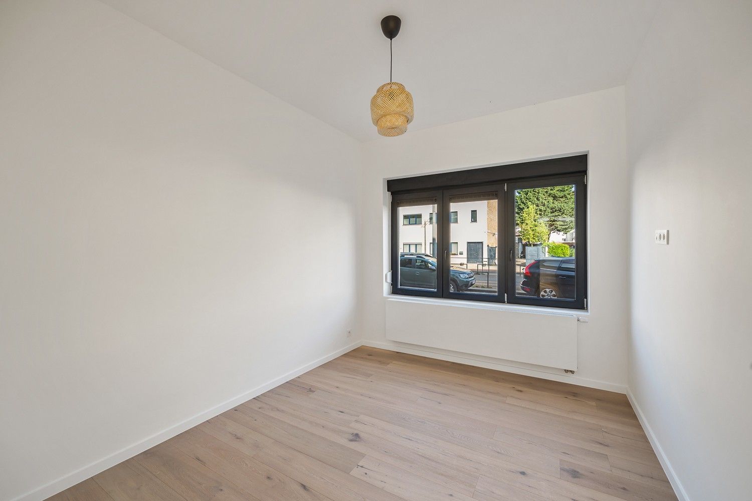 Kwalitatief in 2025 gerenoveerde eengezinswoning (±160m²) met 4 slaapkamers en een prachtige stadstuin - Zeer lage EPC-score! foto 13