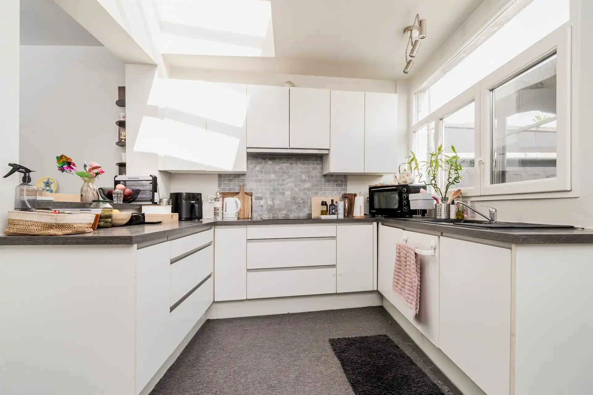 Woning met tuin + 2 garages (+ € 40.000) foto 6