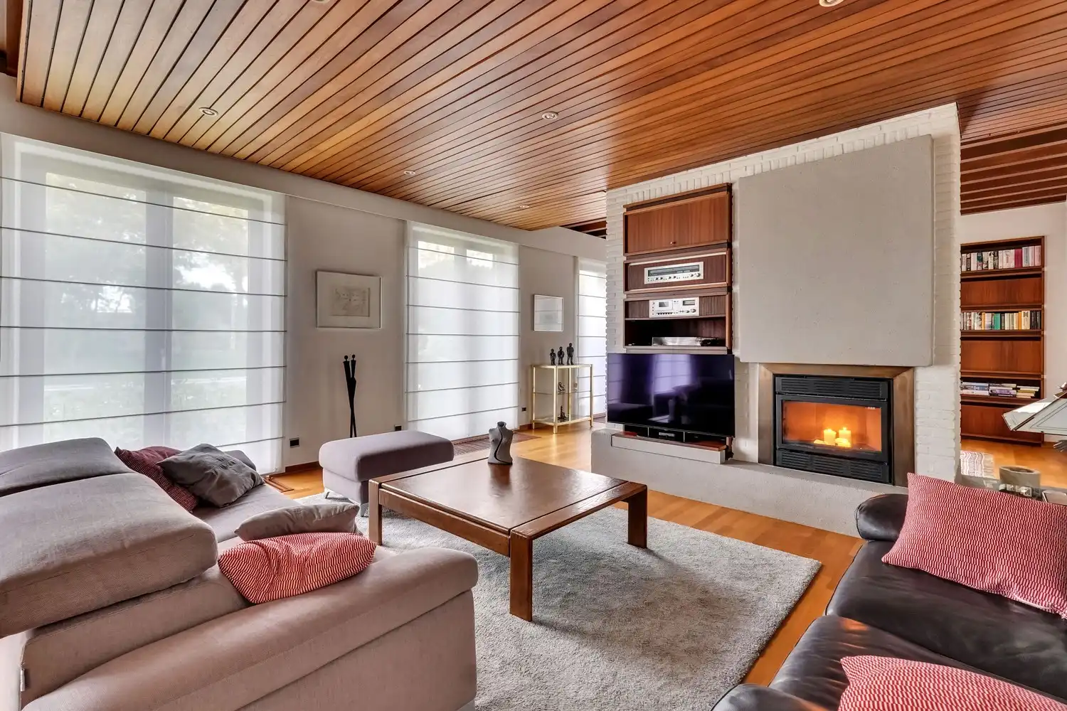 Karaktervol landhuis op 13a62ca, met polyvalente (bedrijfs)hal foto 13