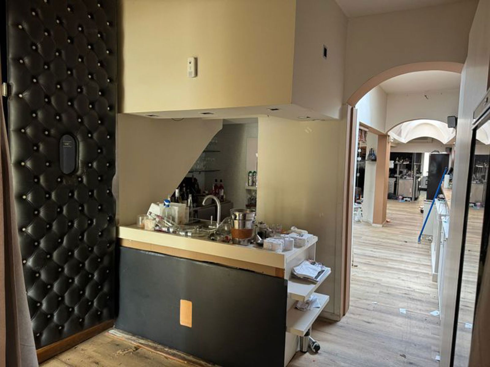 Instapklaar horecapand met terras te huur foto 4