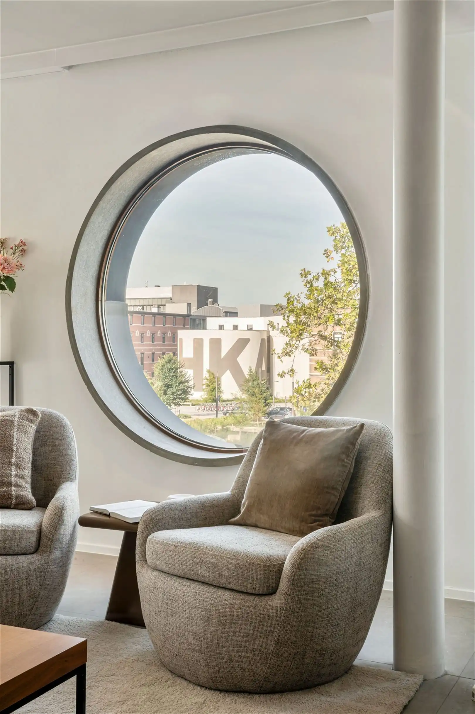 Architecturaal hoekappartement met uitzicht over het Zuidpark foto 3