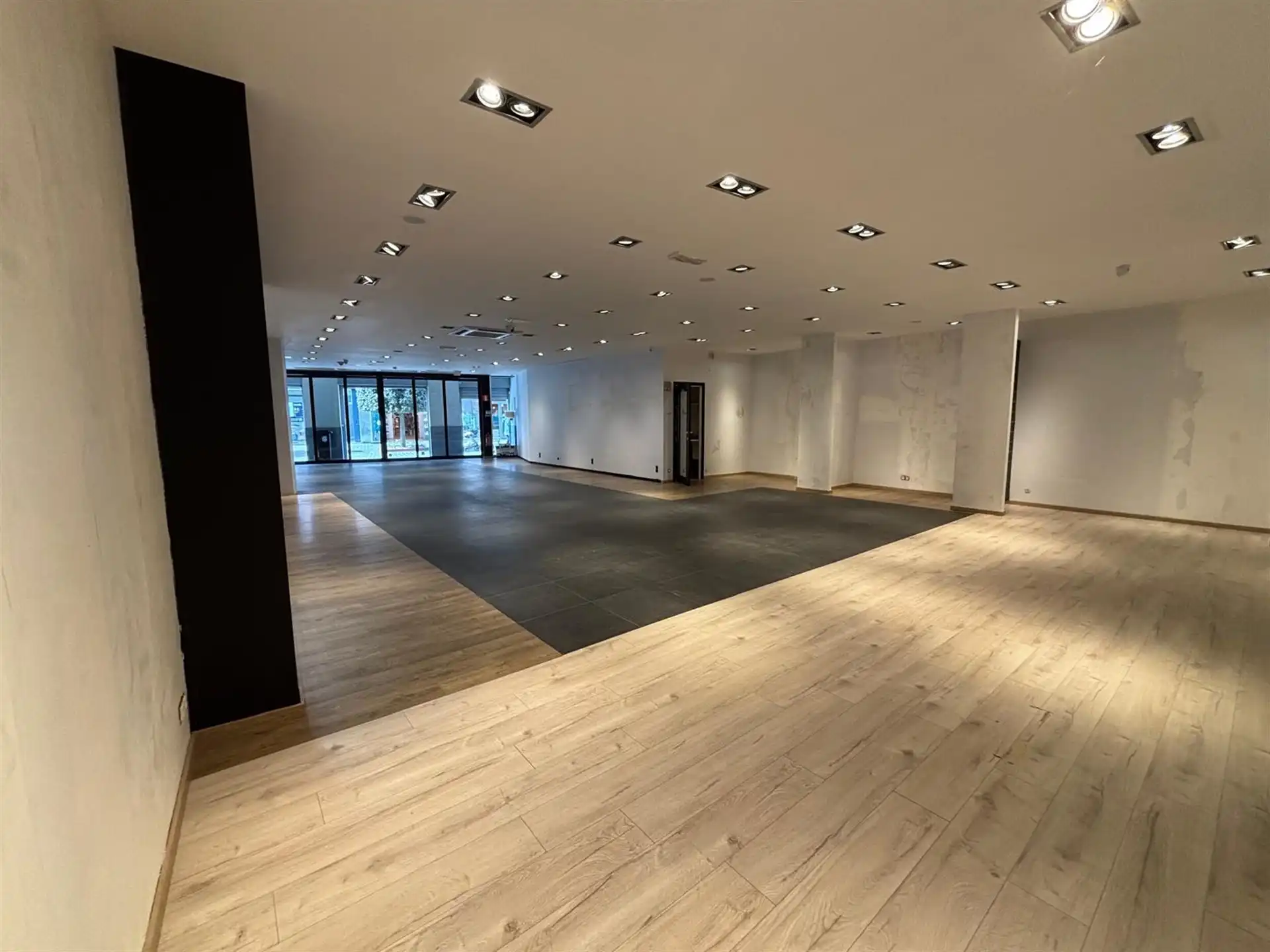 Uitstekend gelegen handelspand 150m², met 137m² opslagruimte en keuken foto 7