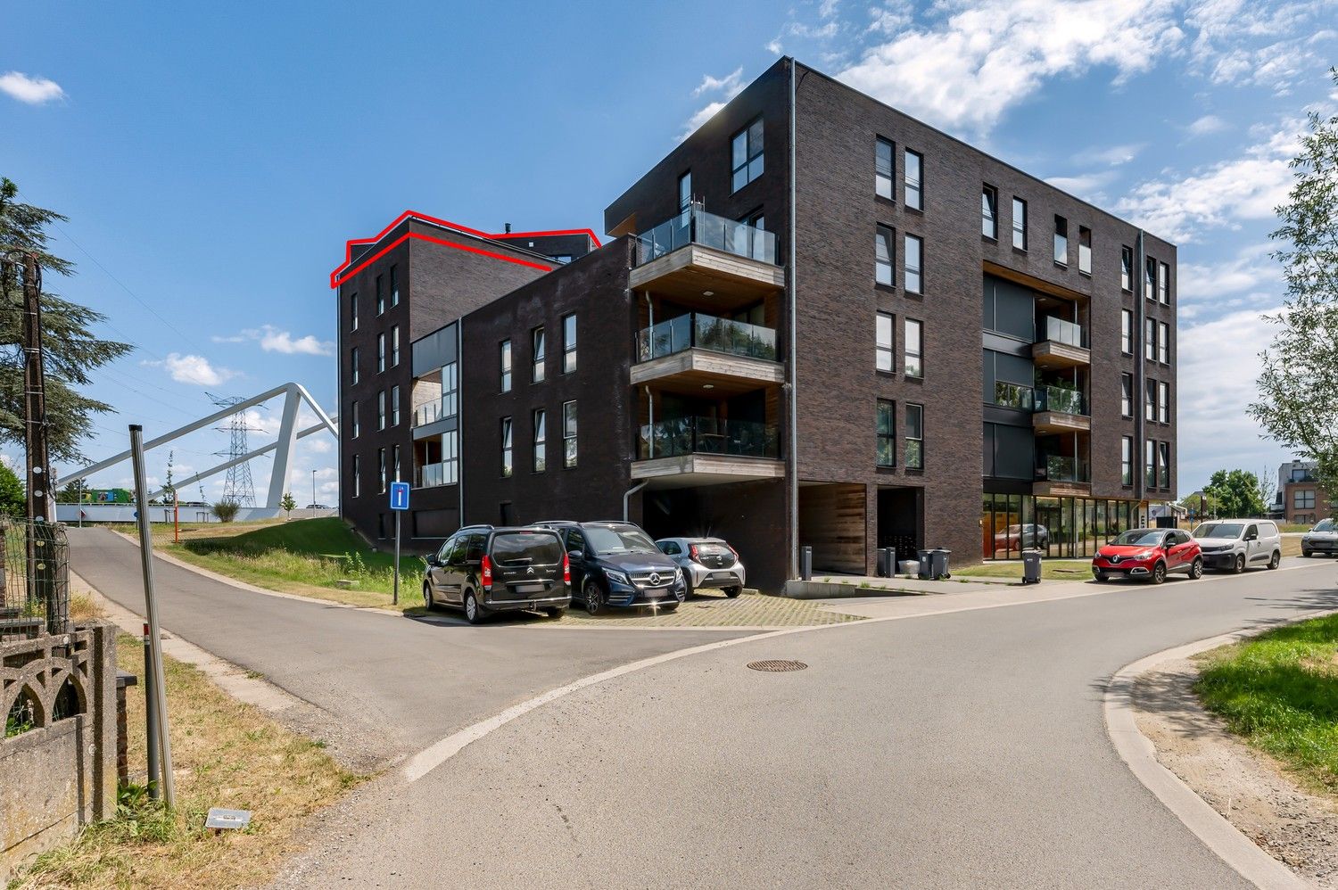 Exclusieve penthouse met panoramisch terras en uitzicht op het Albertkanaal. foto 2