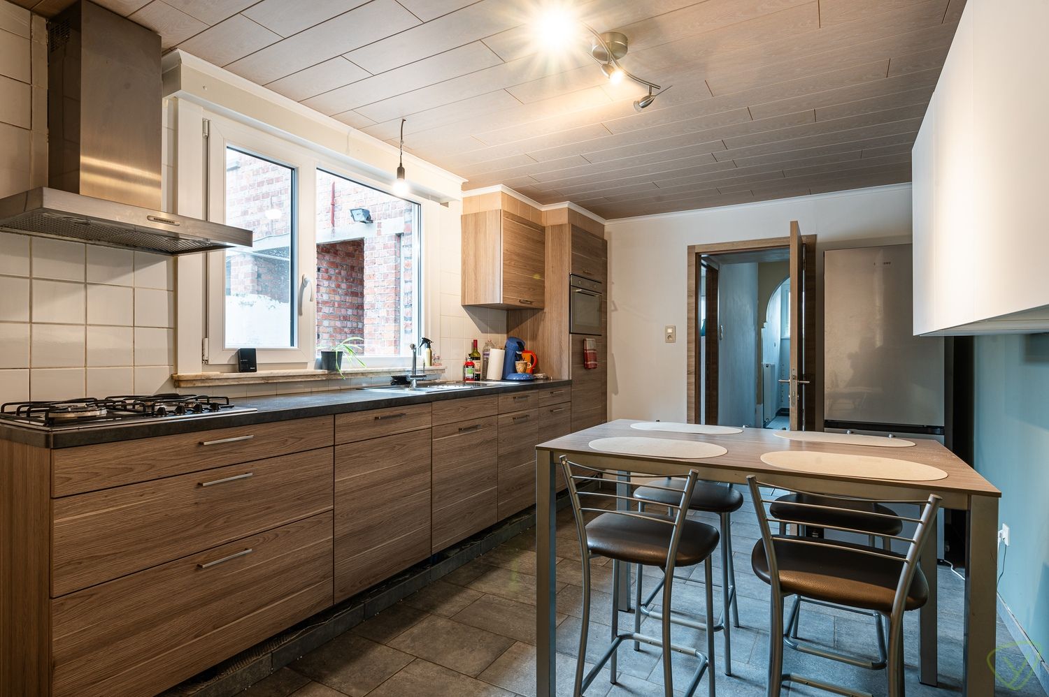 Volledig instapklare woning met ruime tuin in Adegem foto 8