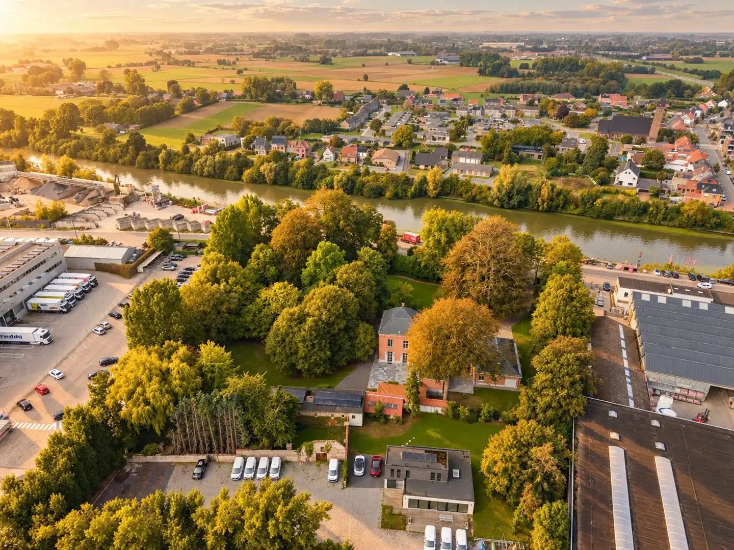 Statig landgoed met koetshuis en ruime bedrijfsmogelijkheden op ca. 8.000 m² foto 31