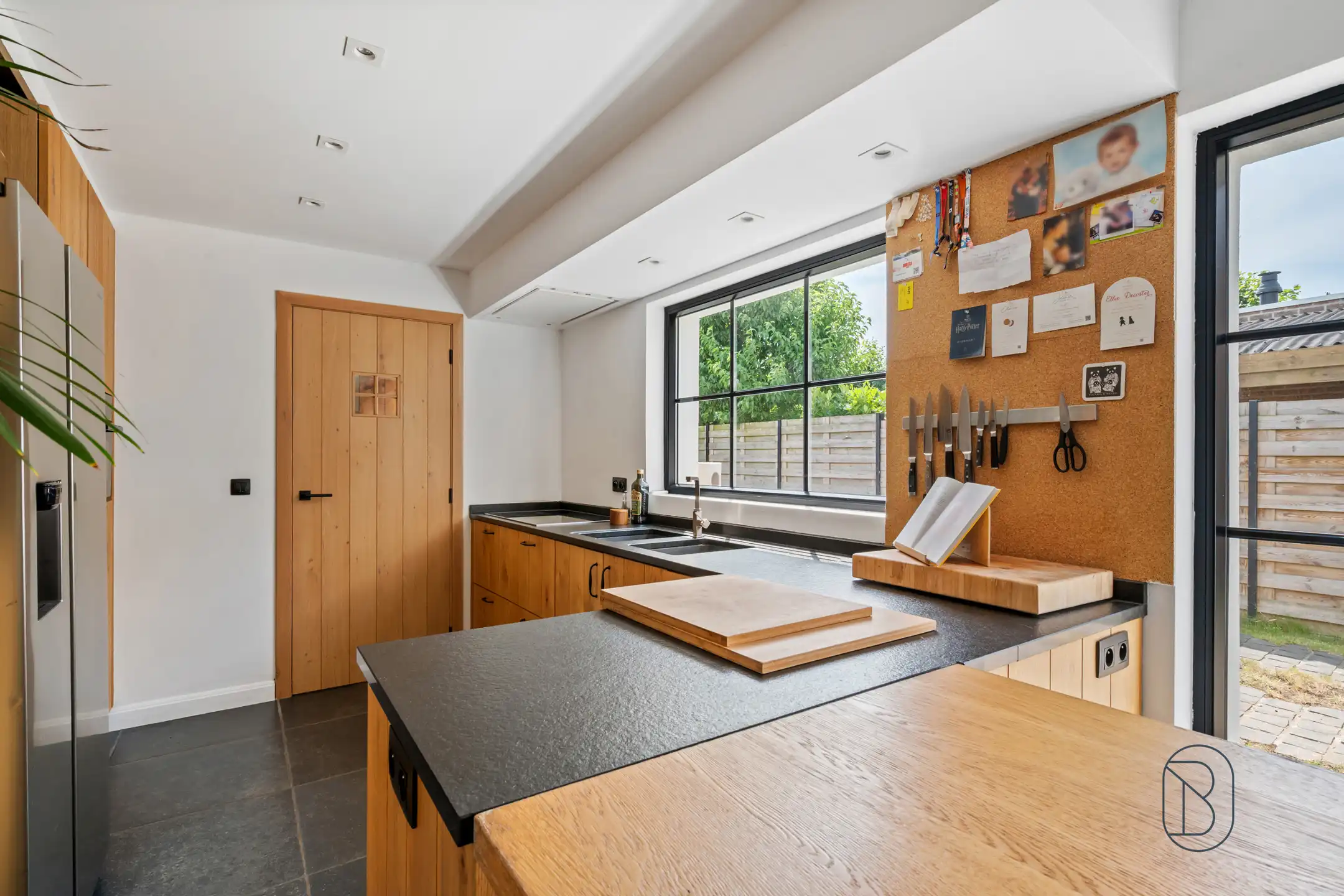  Knap gerenoveerde woning met 3 à 4 slk, en zwemvijver foto 11