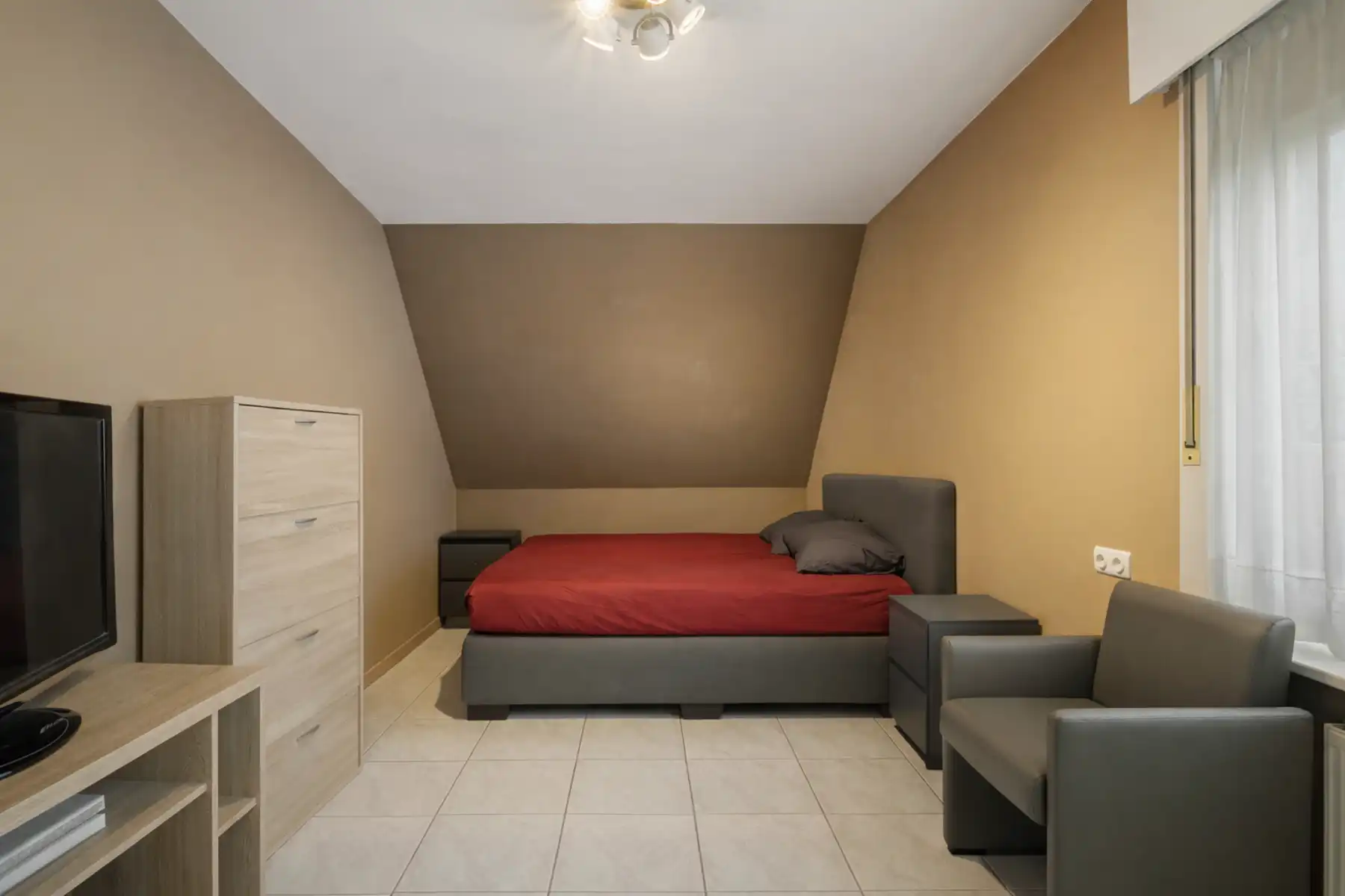 Ruim appartement rustig gelegen in Ruddervoorde Incl. garage foto 7