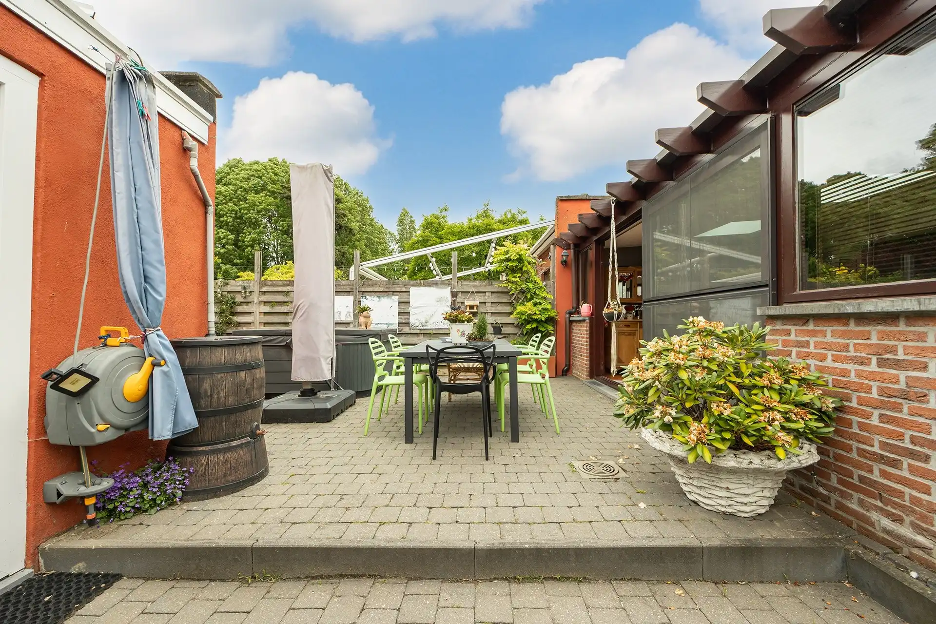 Instapklare halfopen woning met zonnepanelen in de Tuinwijk foto 17
