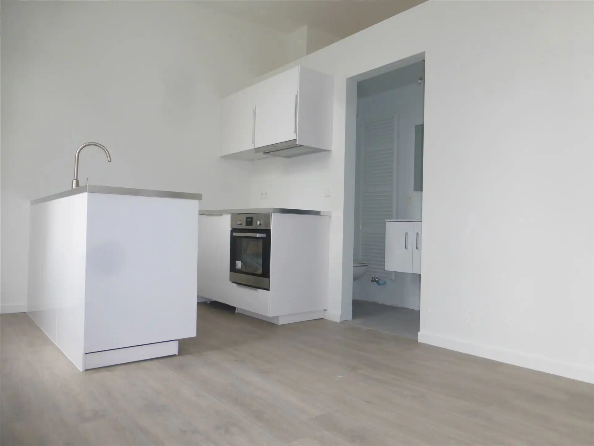 Studio in de buurt van Louise & Flagey foto {{pictureIndex}}