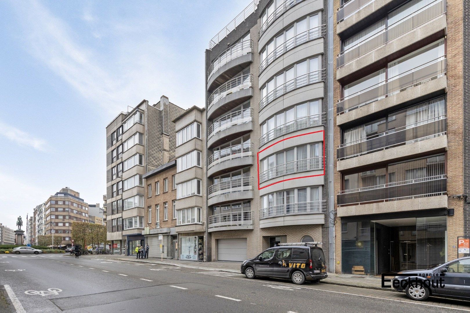 Instapklaar appartement op enkele passen van het strand en het centrum van Oostende! foto 1