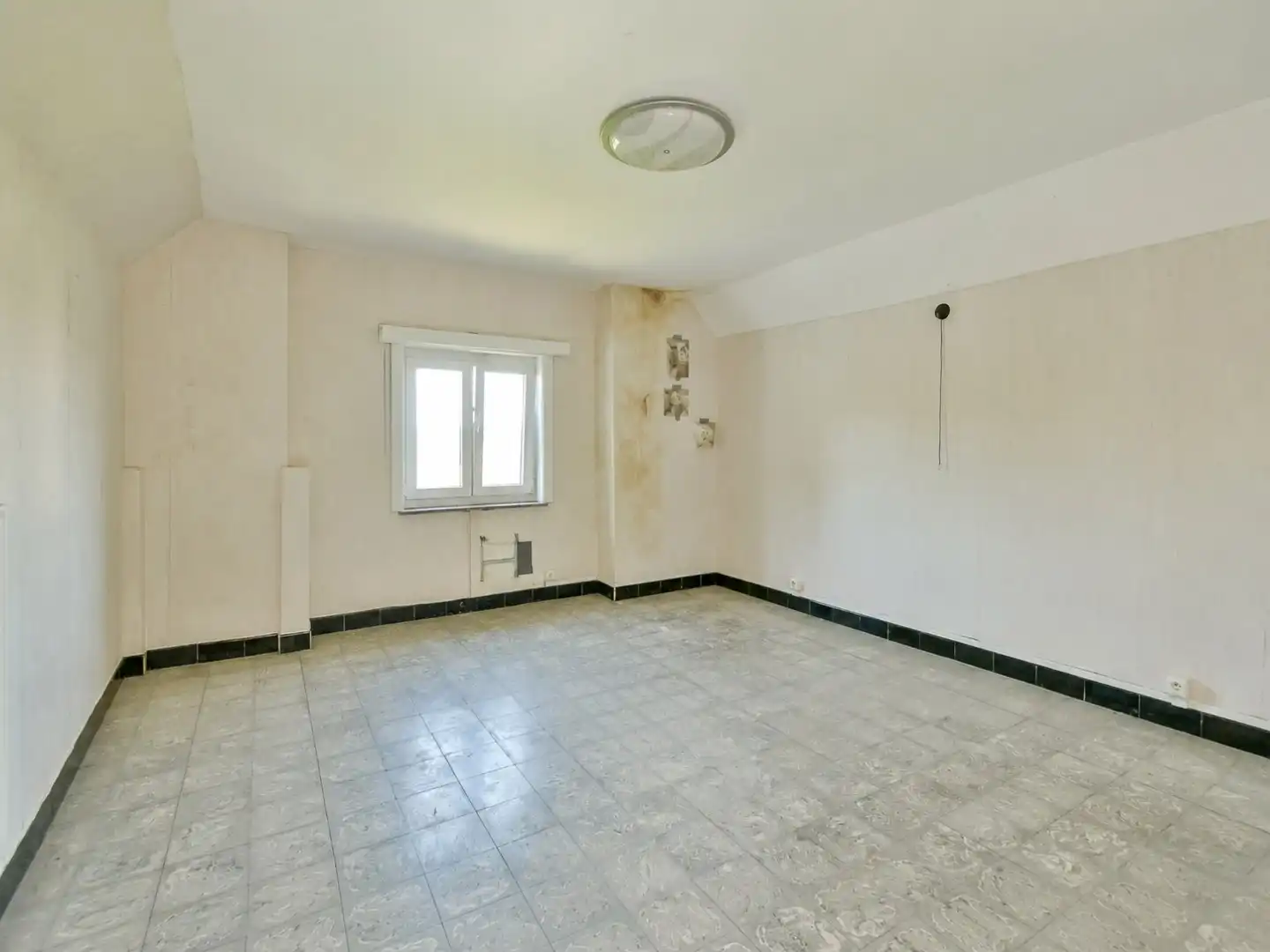Woning met renovatiepotentieel! foto 11