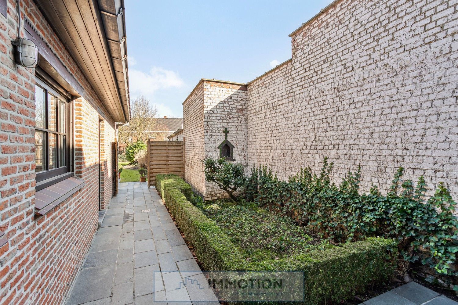 Unieke burgerwoning met bijgebouw en tuin foto 12