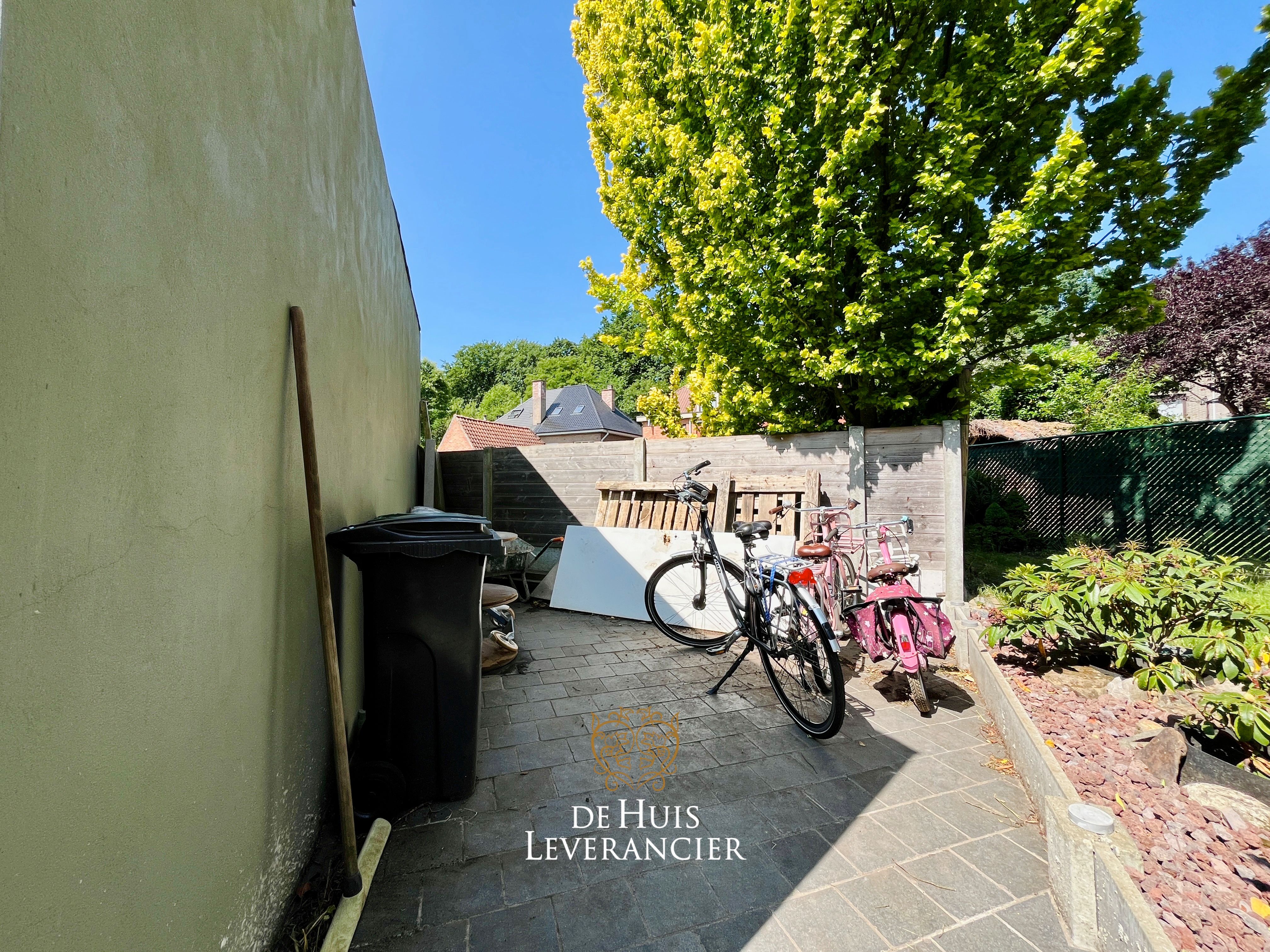 Prachtige, gerenoveerde woning met tuin en garage op toplocatie te koop in Mortsel! foto 30