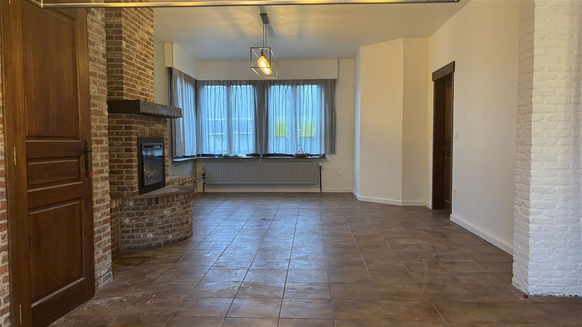 Zéér ruim gelijklvloers/duplexappartement foto 5