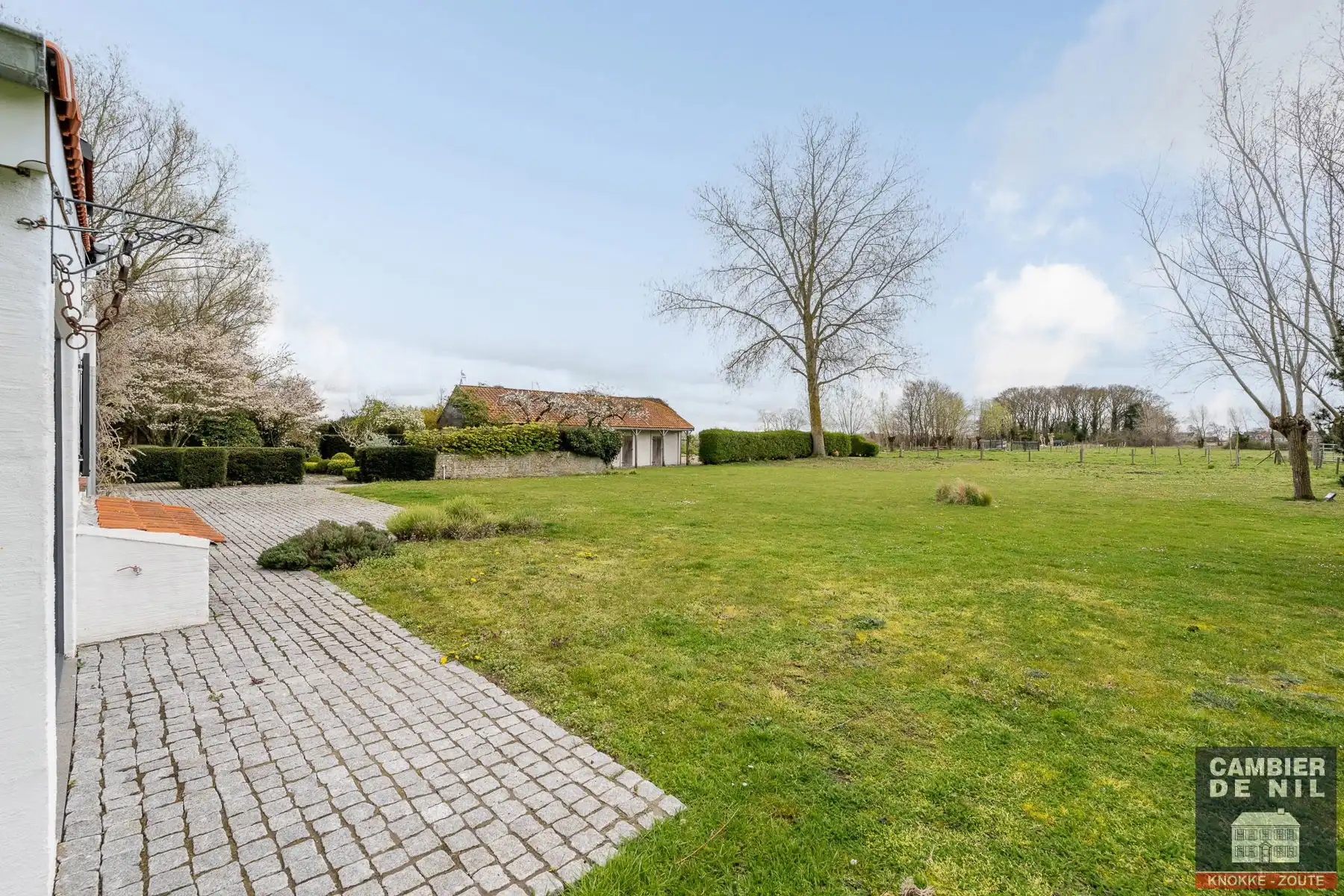 Charmante, vrijstaande woning in alle rust met tuin in het Zoute foto 8