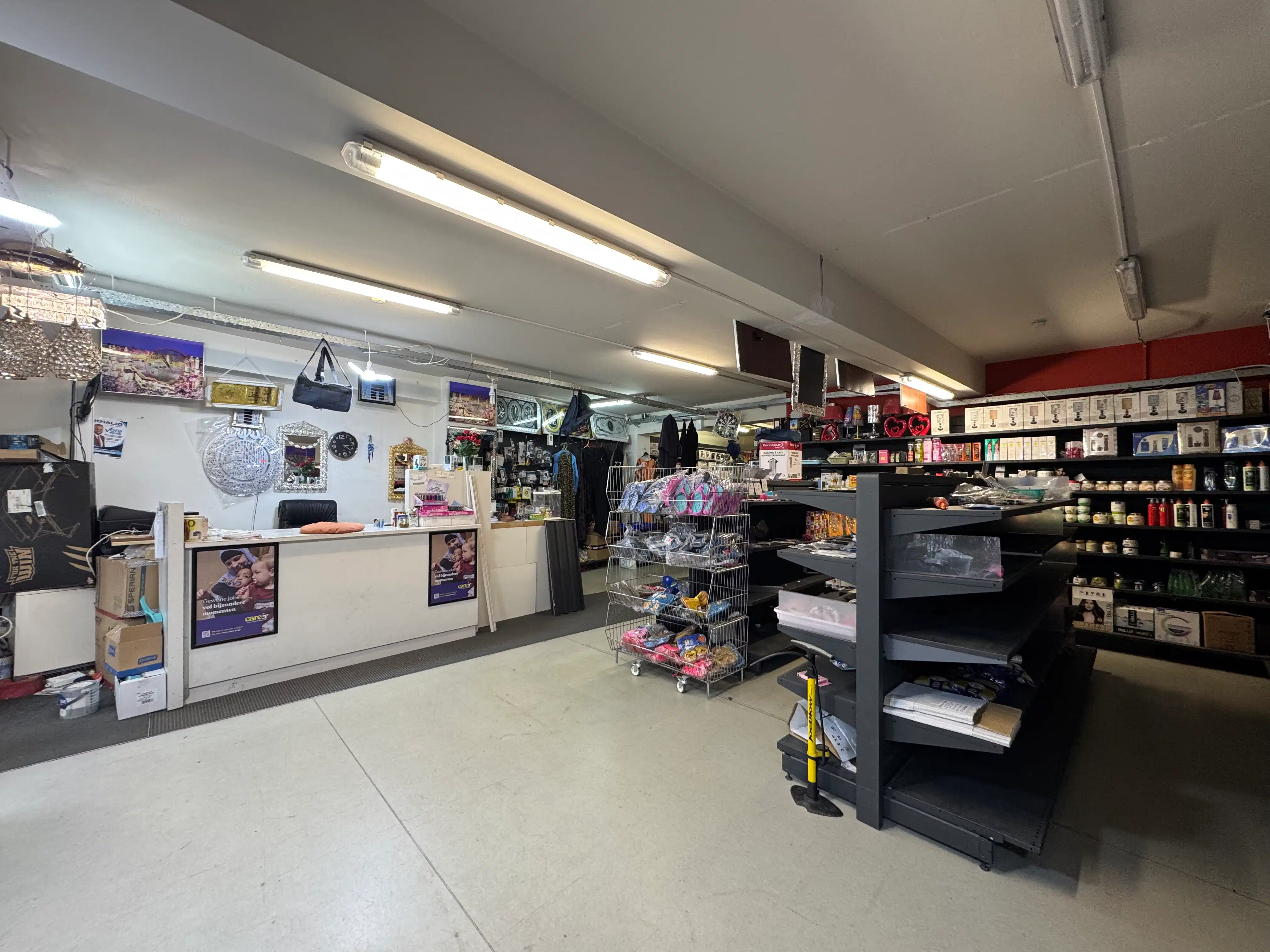 Handelsgelijkvloers 150m² + garage 20m² foto 4