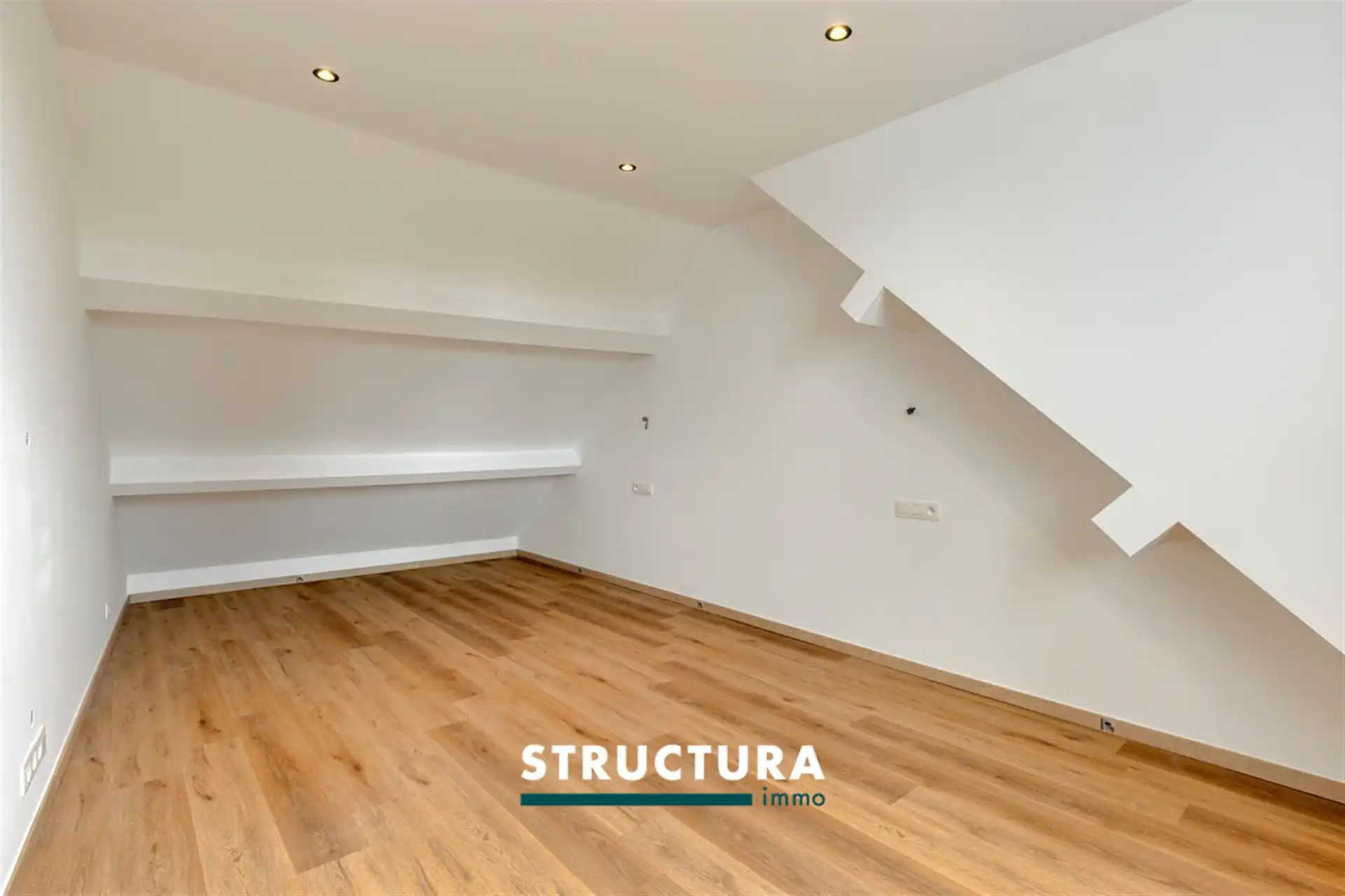 Instapklare gerenoveerde woning met zuidwestgerichte tuin foto 16