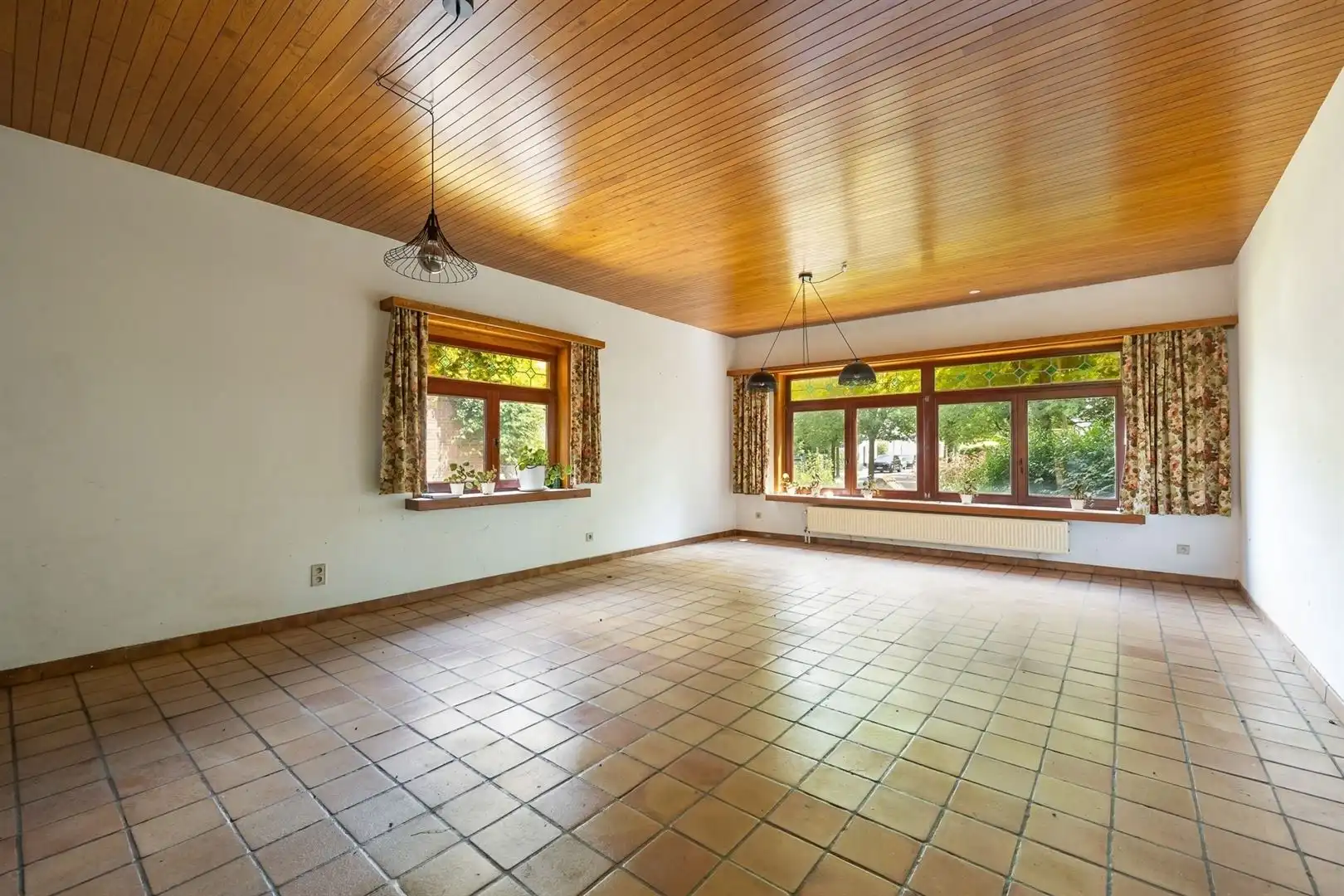 Karaktervolle half open villa met grote tuin 1.189m² in een rustige straat. foto 8