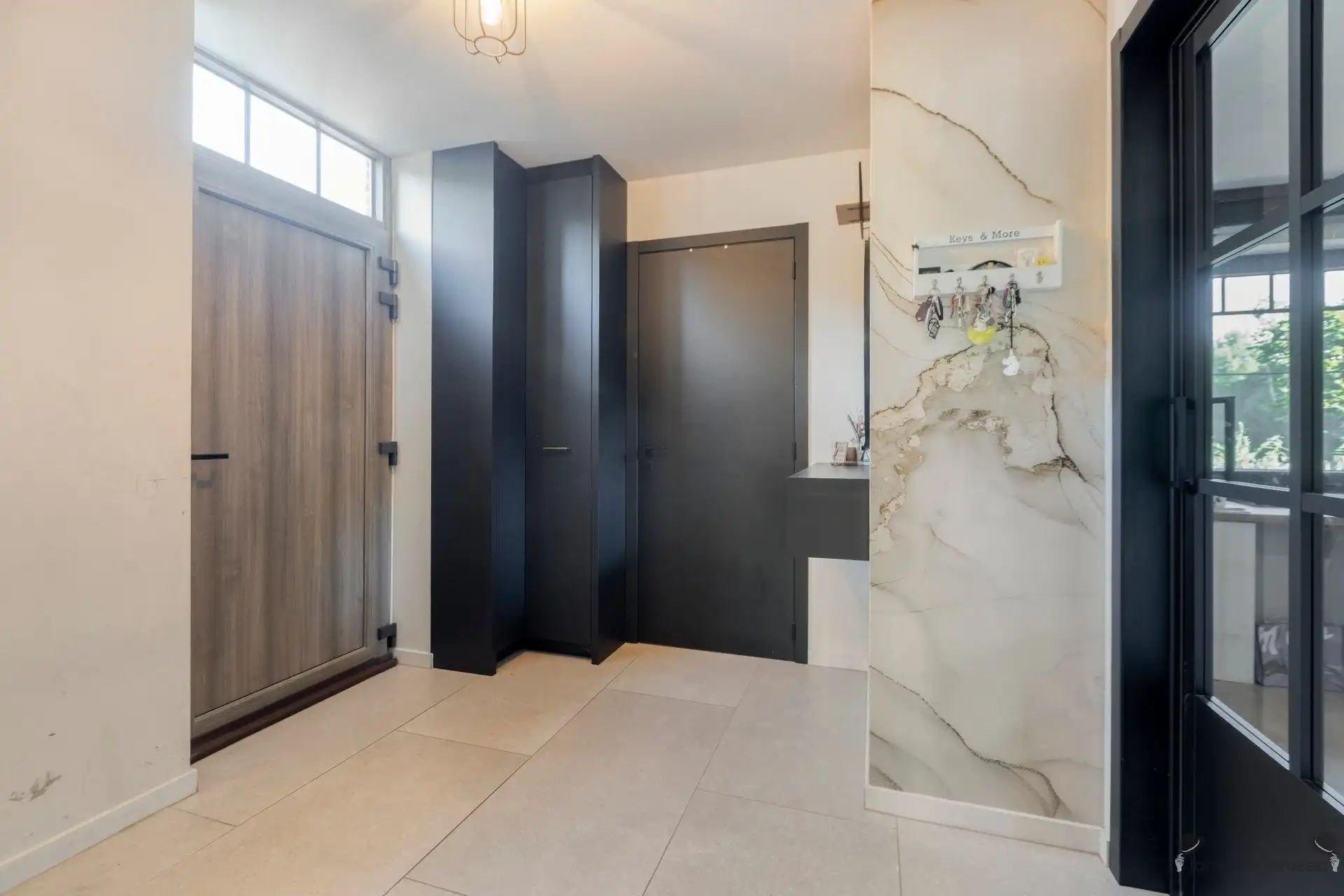Ruime en energiezuinige woning met 5 slaapkamers en E-peil -6 foto 2