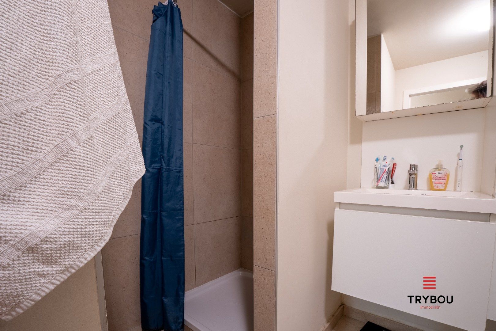 Ruim duplexappartement vlak bij het centrum van Roeselare foto 14