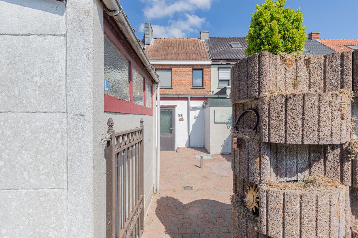 Rijwoning met uitweg foto 13