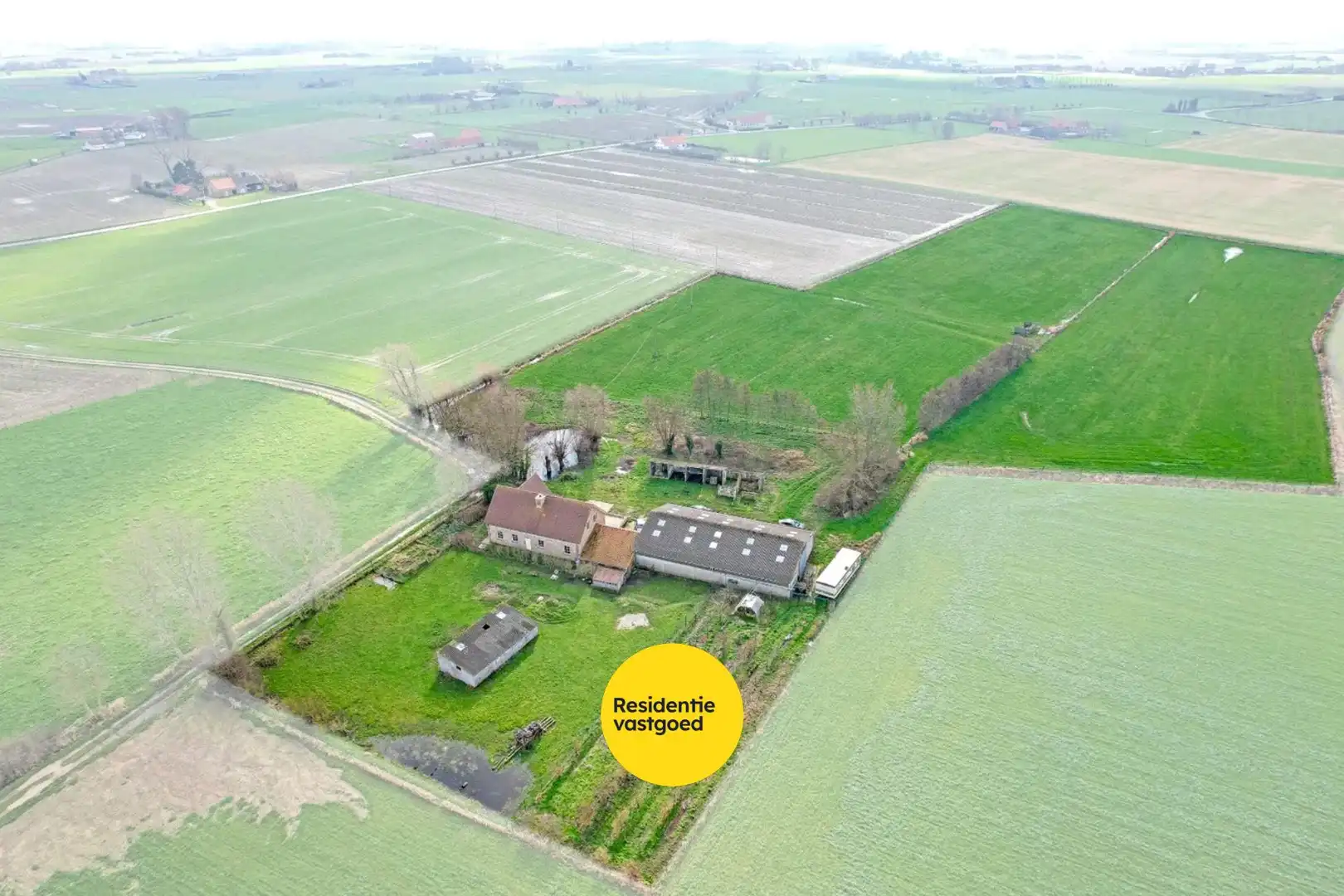 Recente open bebouwing (2019) op een perceel van maar liefst 44.888 m² foto 4