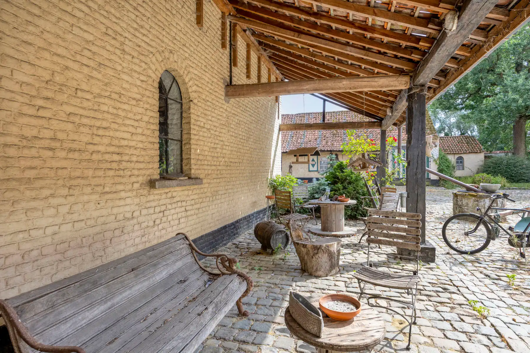 Charmante vierkantshoeve met tal van mogelijkheden foto 9