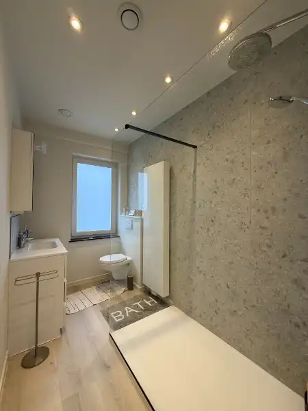 Totaal gerenoveerde woning met zonnig terras nabij UZ Gent foto 12