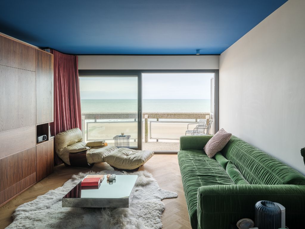 Oostende – Exclusieve, architecturale studio met frontaal zeezicht. foto {{pictureIndex}}