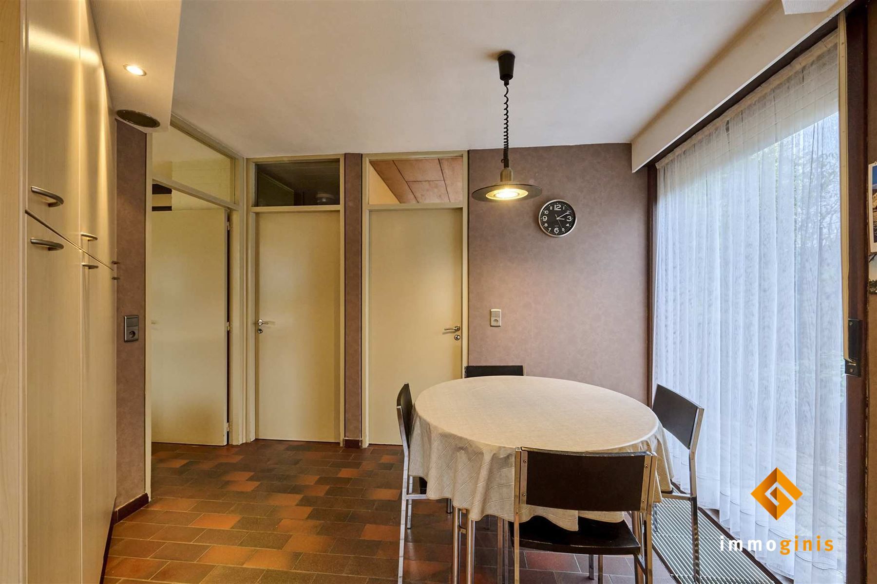 Zéér ruime woning op een mooi perceel van 17a82ca met 5 slaapkamers en uitbreidingsmogelijkheden op de eerste verdieping! foto 17