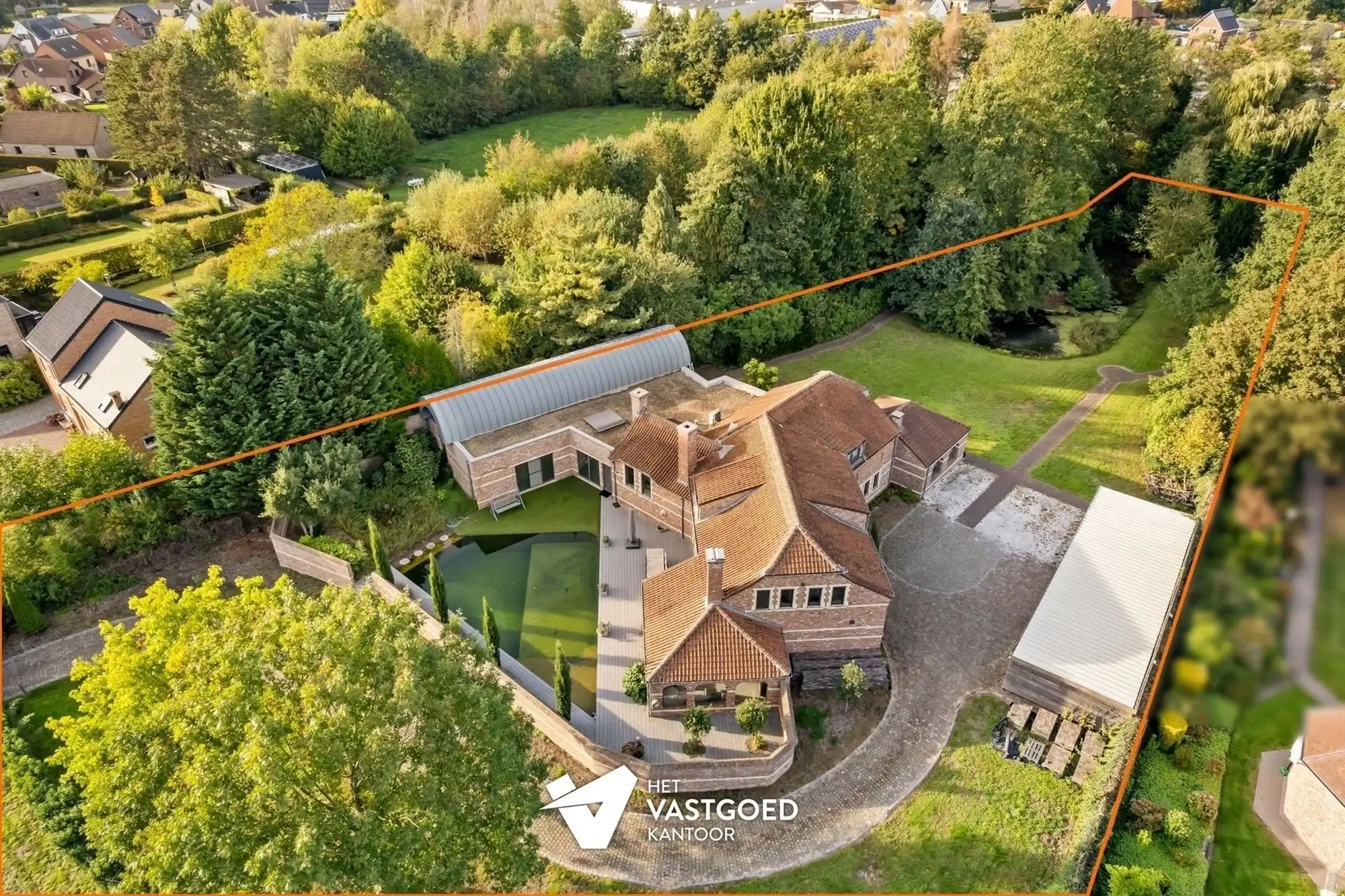 PRACHTIGE AUTHENTIEKE VILLA (585M²) MET BINNENZWEMBAD EN ZWEMVIJVER OP EEN PERCEEL VAN 48A75 TE KERMT foto 41