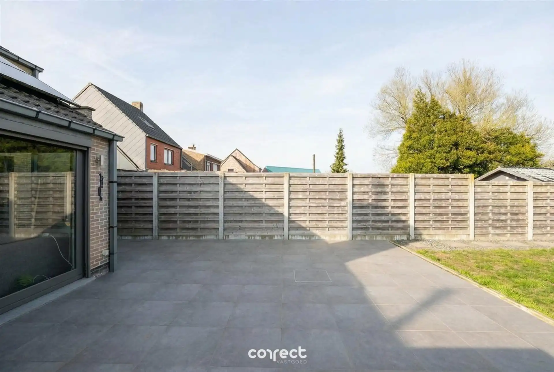 Instapklare gezinswoning  met 4 slaapkamers, garage en ruime tuin. foto 16