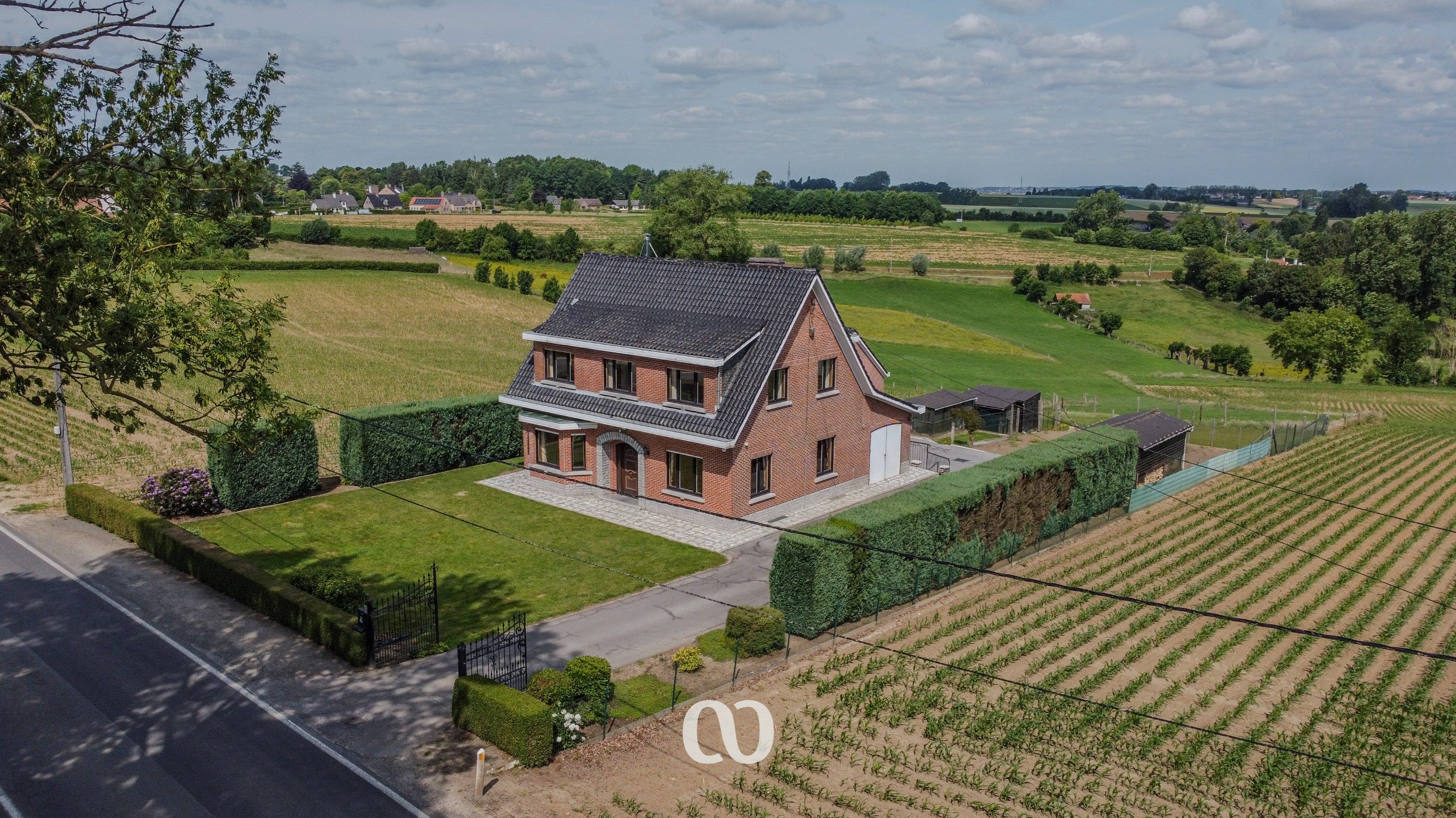 Prachtig gelegen villa met uniek zicht foto 20