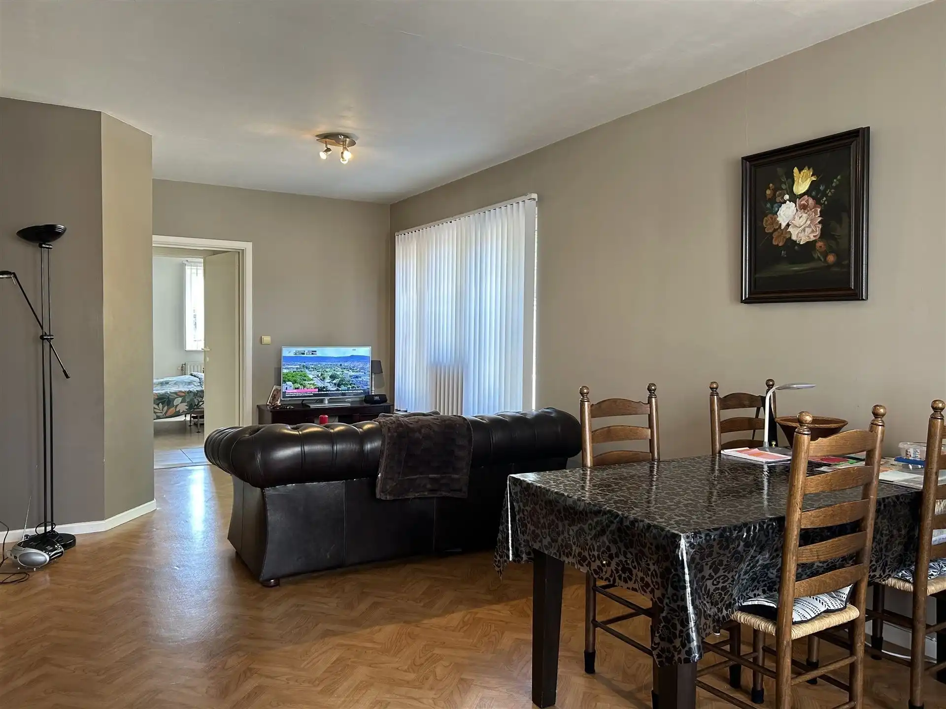 Instapklaar appartement met 2 slaapkamers te huur. foto 3