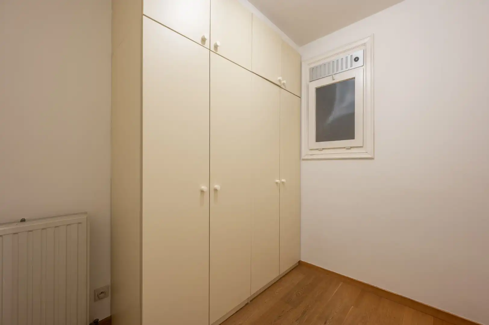 Charmant en ruim twee-slaapkamerappartement op toplocatie in Knokke foto 9