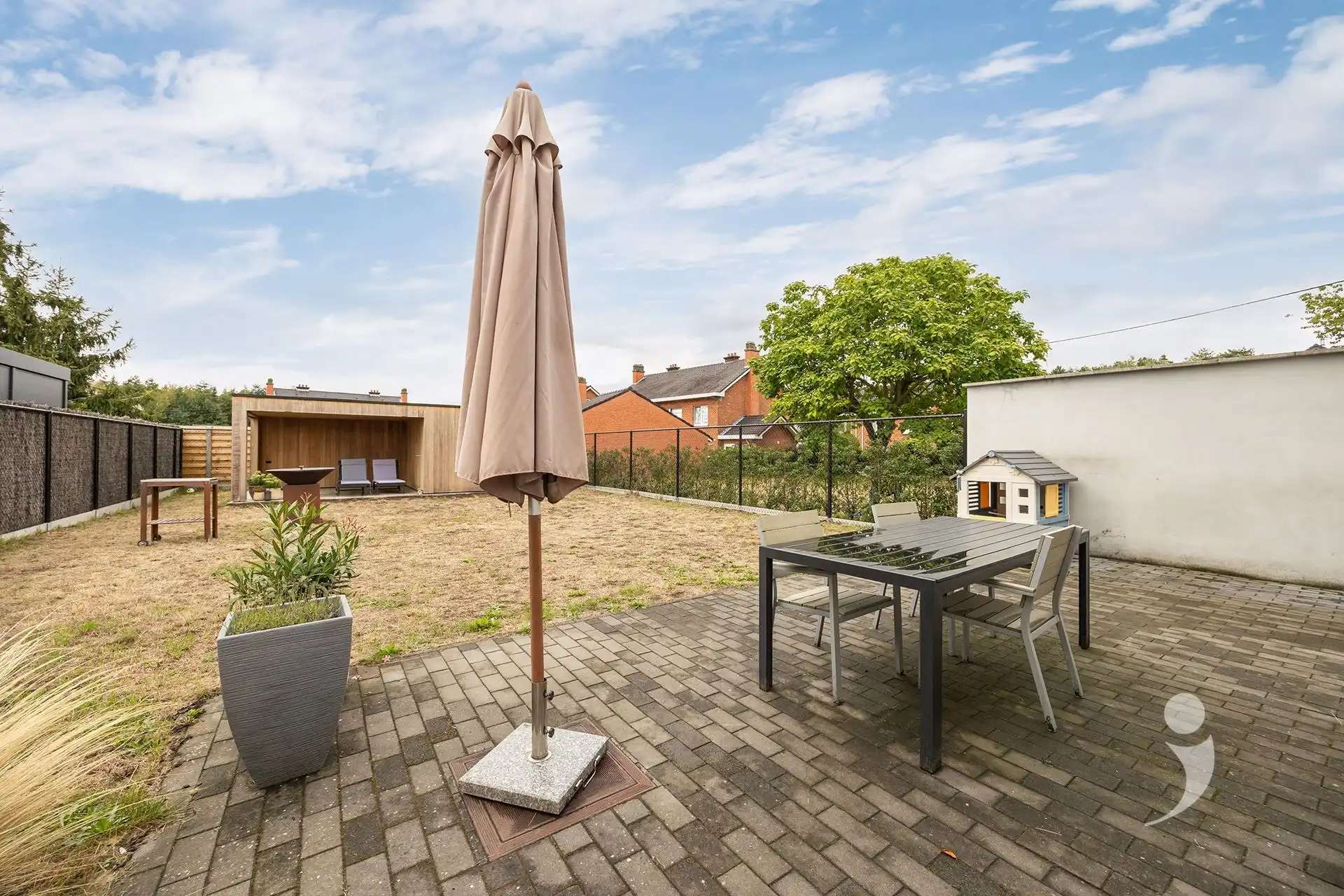 Recent gerenoveerde woning op een rustige locatie! foto 28