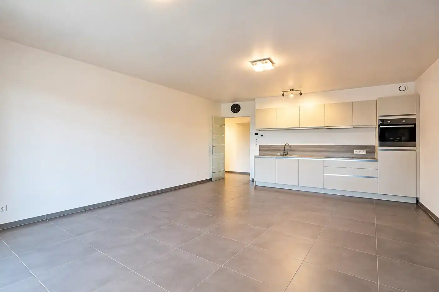 Modern appartement met 2 slaapkamers en autostaanplaats in Zwevegem foto 6