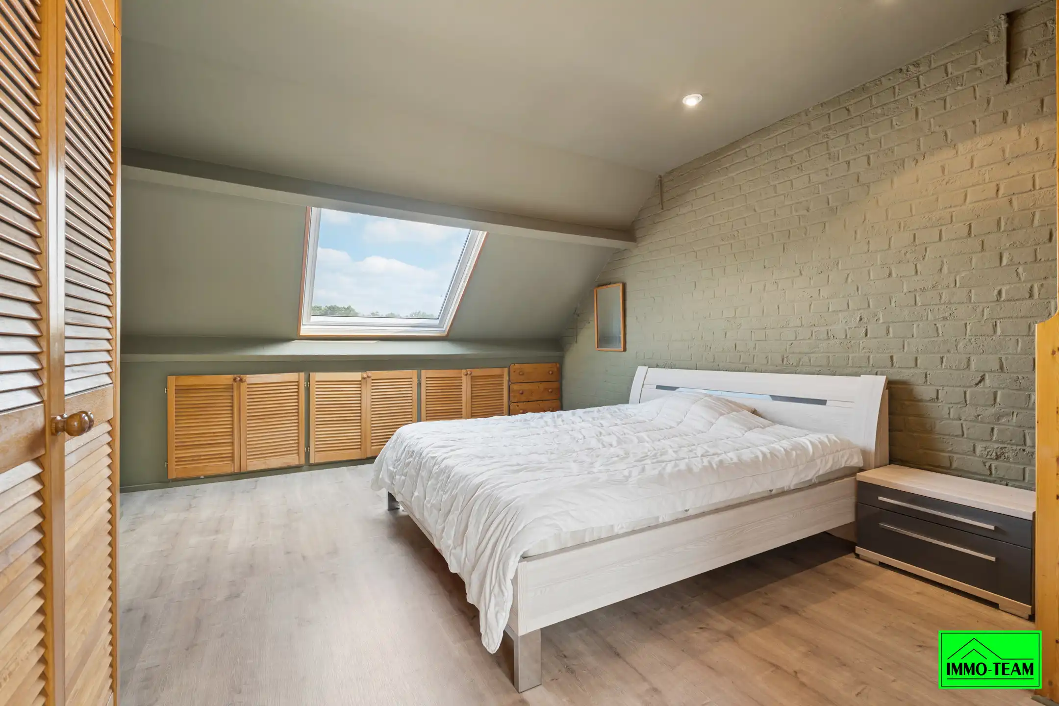 Gezellige, instapklare 2-gevelwoning nabij centrum Okegem foto 17