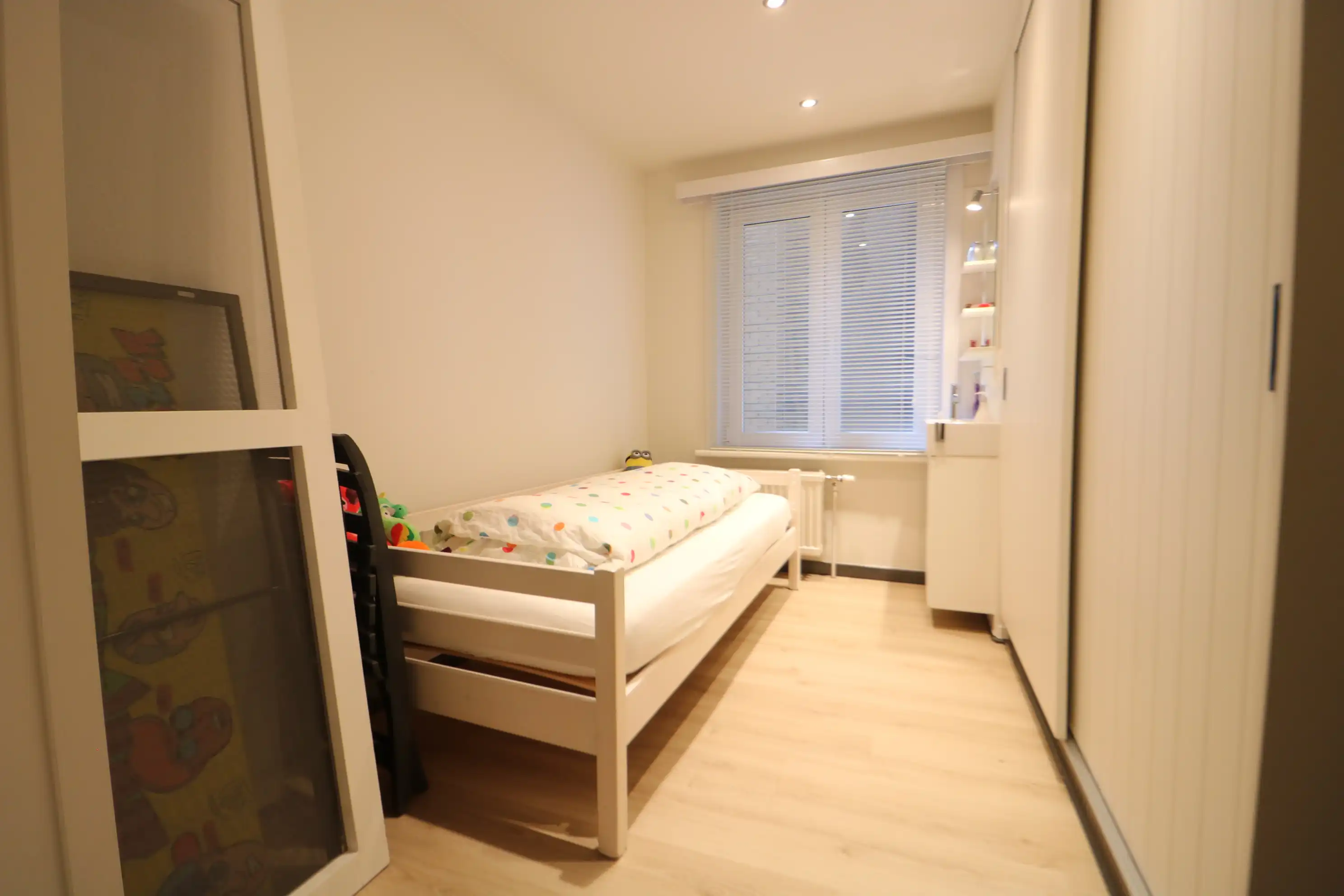 Instapklaar 2-slaapkamerappartement met zicht op zee.  foto 5