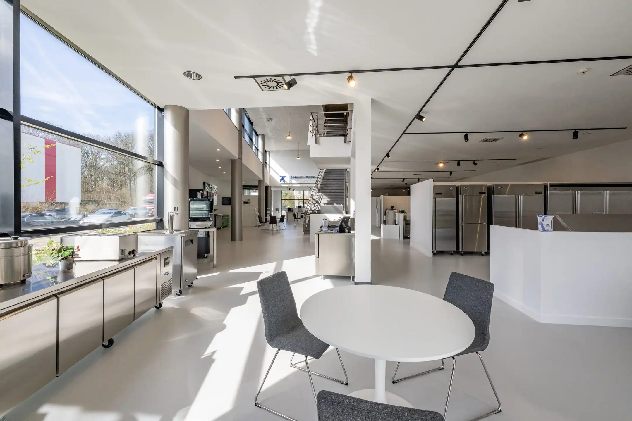 TE HUUR Bedrijfsgebouw te Wilrijk foto 5