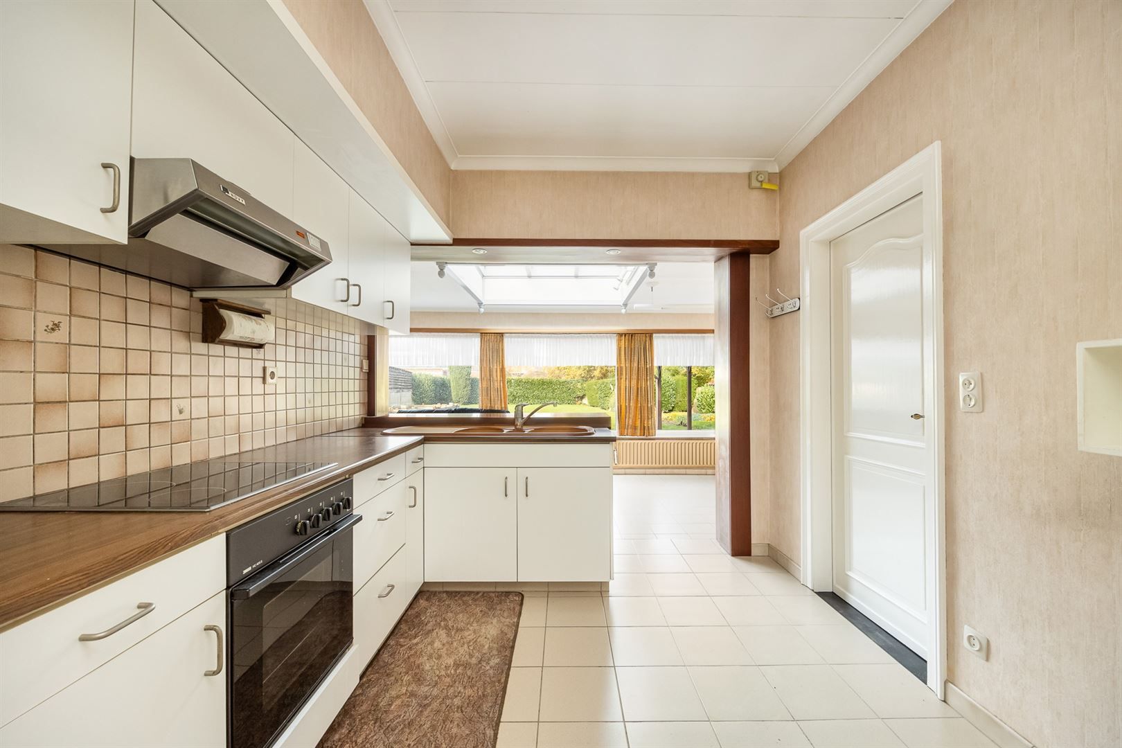 Goed gelegen OB met grote tuin! foto 6