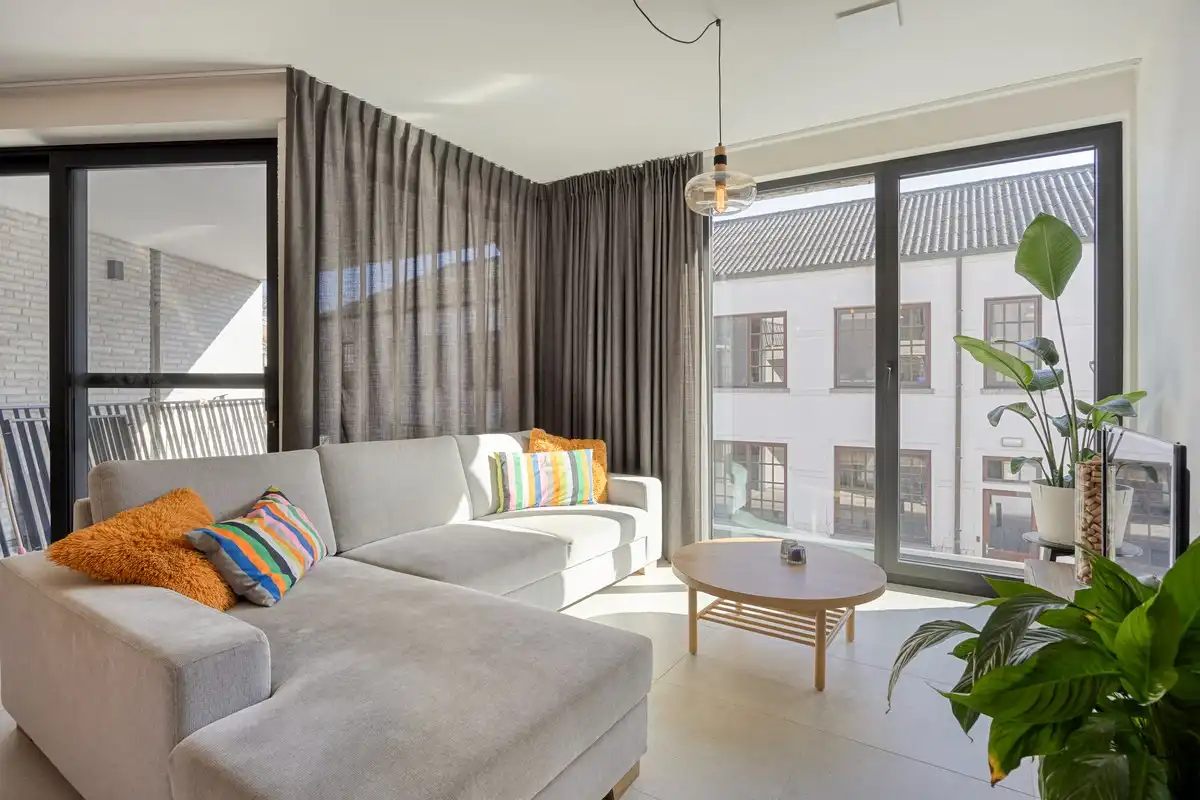 Zeer recent tweeslaapkamerappartement op een rustige ligging in hartje centrum. foto 2