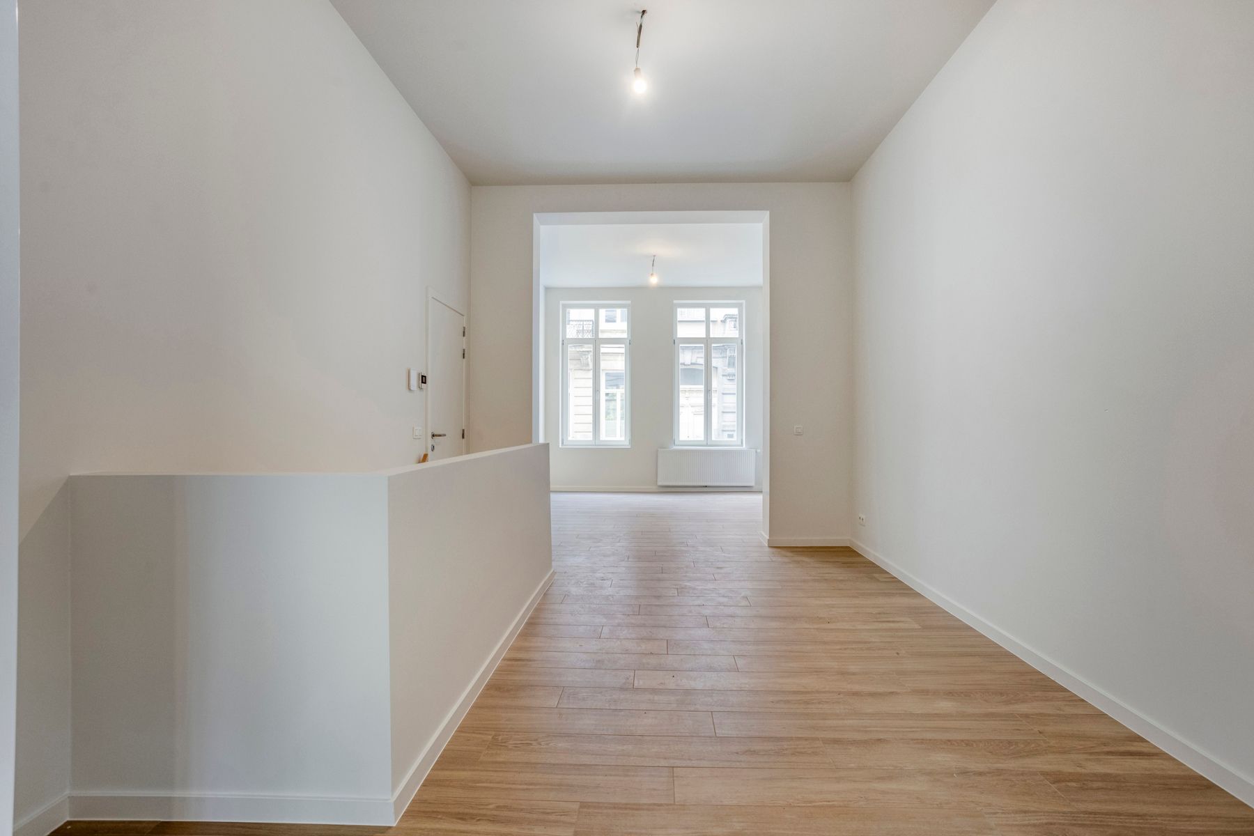 Prachtig gerenoveerd 2-slaapkamerappartement met tuin foto 7