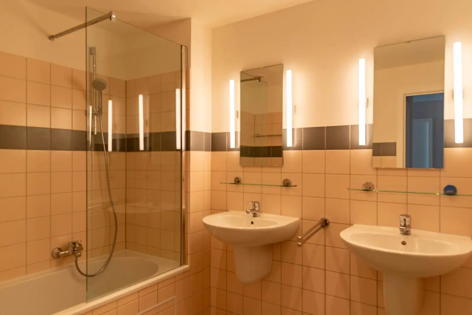 Riant appartement met 2 ruime slaapkamers foto 17